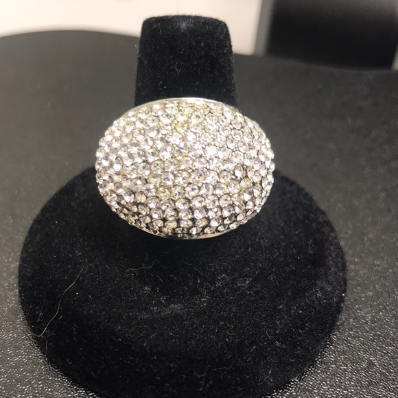 Gorgeous crystal cocktail ring - Picture 1 of 6
